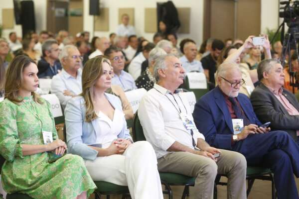 Encontro promovido pelos governos federal e estadual aproxima e capacita prefeitos de todo o Ceará