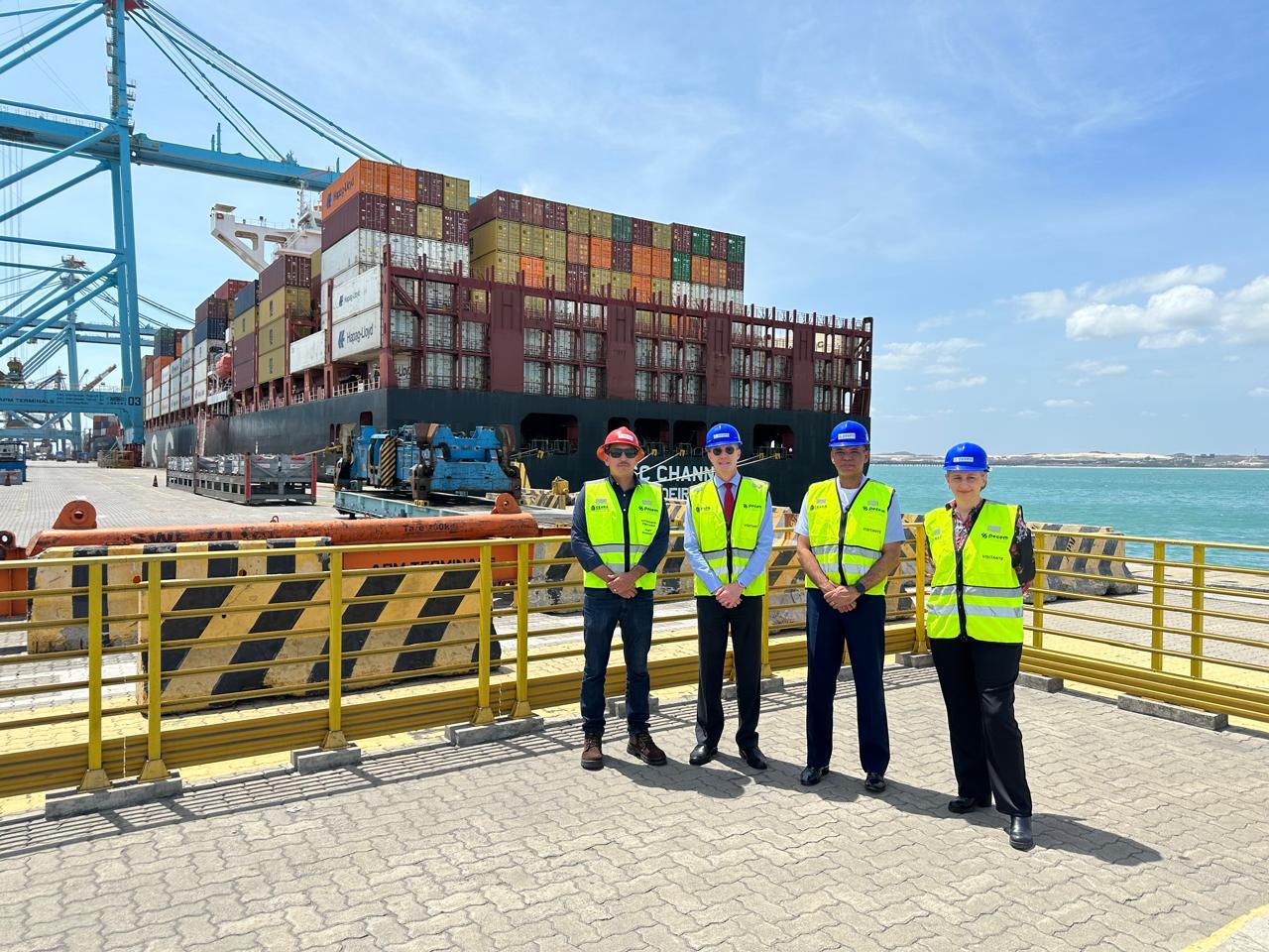 Complexo do Pecém recebe visita de comitiva liderada por reitor do ITA