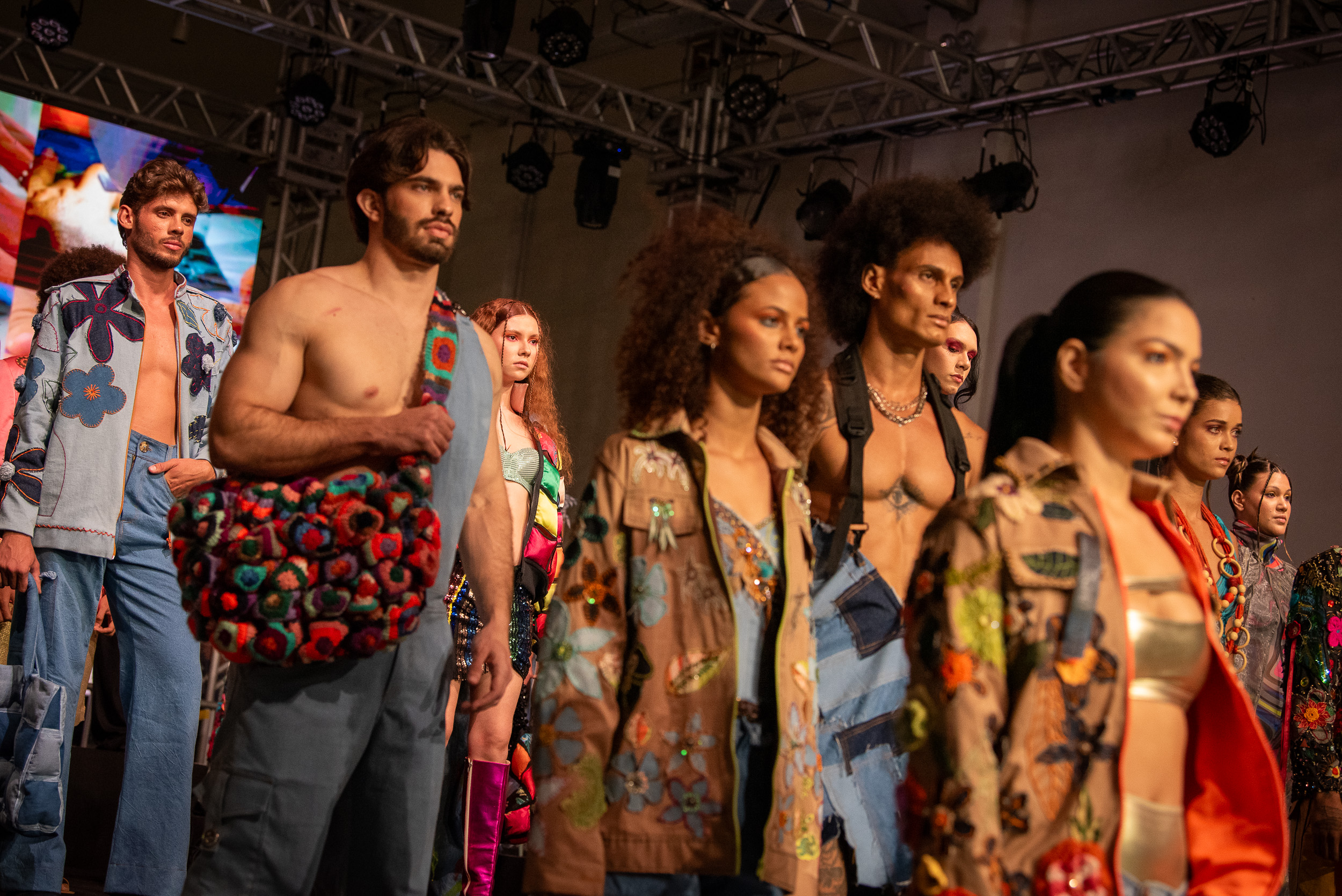 Lixo Zero: Cagece destina corretamente 94% dos resíduos em desfile de moda do Reciclocidades