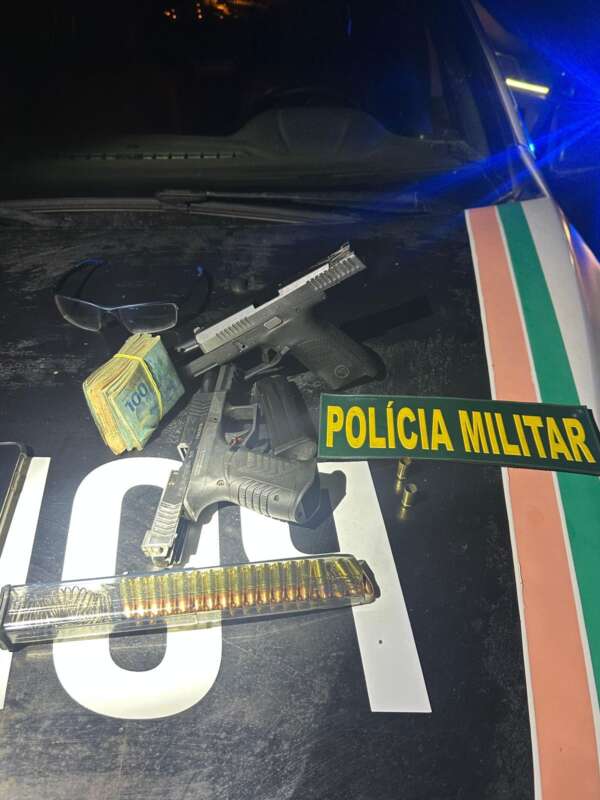 PMCE captura dupla com pistolas importadas e mais de R$ 10 mil em Trairi