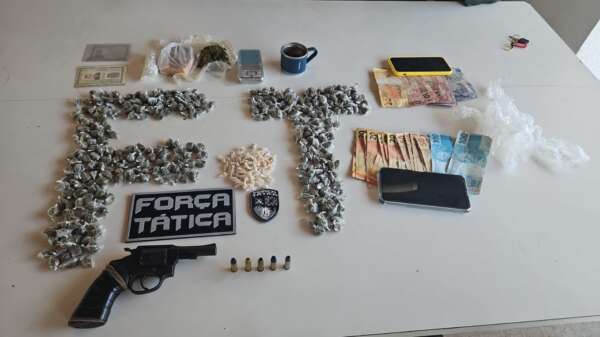 PMCE detém dupla por tráfico de drogas e posse irregular de arma de fogo em Boa Viagem