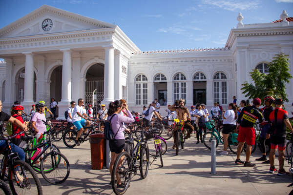 “Bó di Bike com o Ioiô”: Governo do Ceará realiza passeio ciclístico cultural pelas ruas do Centro de Fortaleza