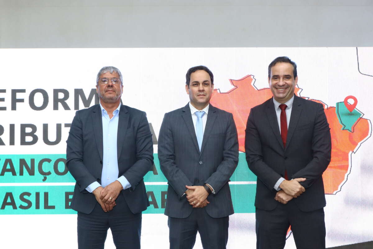 Sefaz-CE lança portal IBS Ceará em evento com mesa-redonda composta por integrantes do Comsefaz