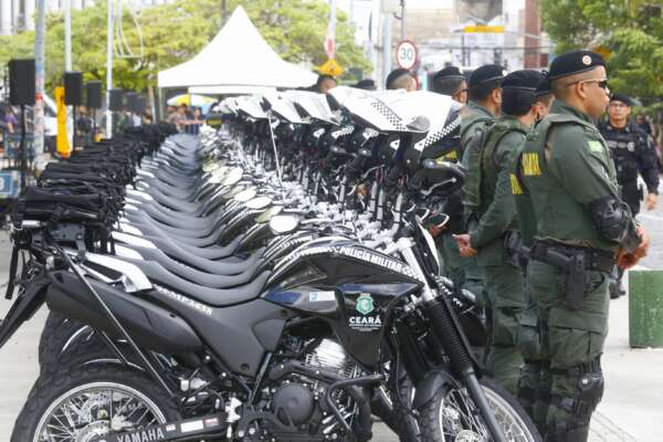 Polícia Militar do Ceará recebe 100 novas motocicletas para o POG e CPRaio
