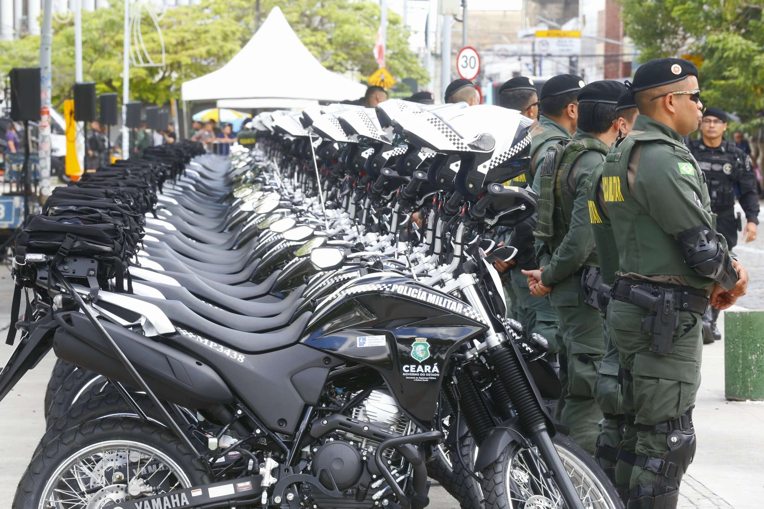 Polícia Militar do Ceará recebe 100 novas motocicletas para o POG e CPRaio
