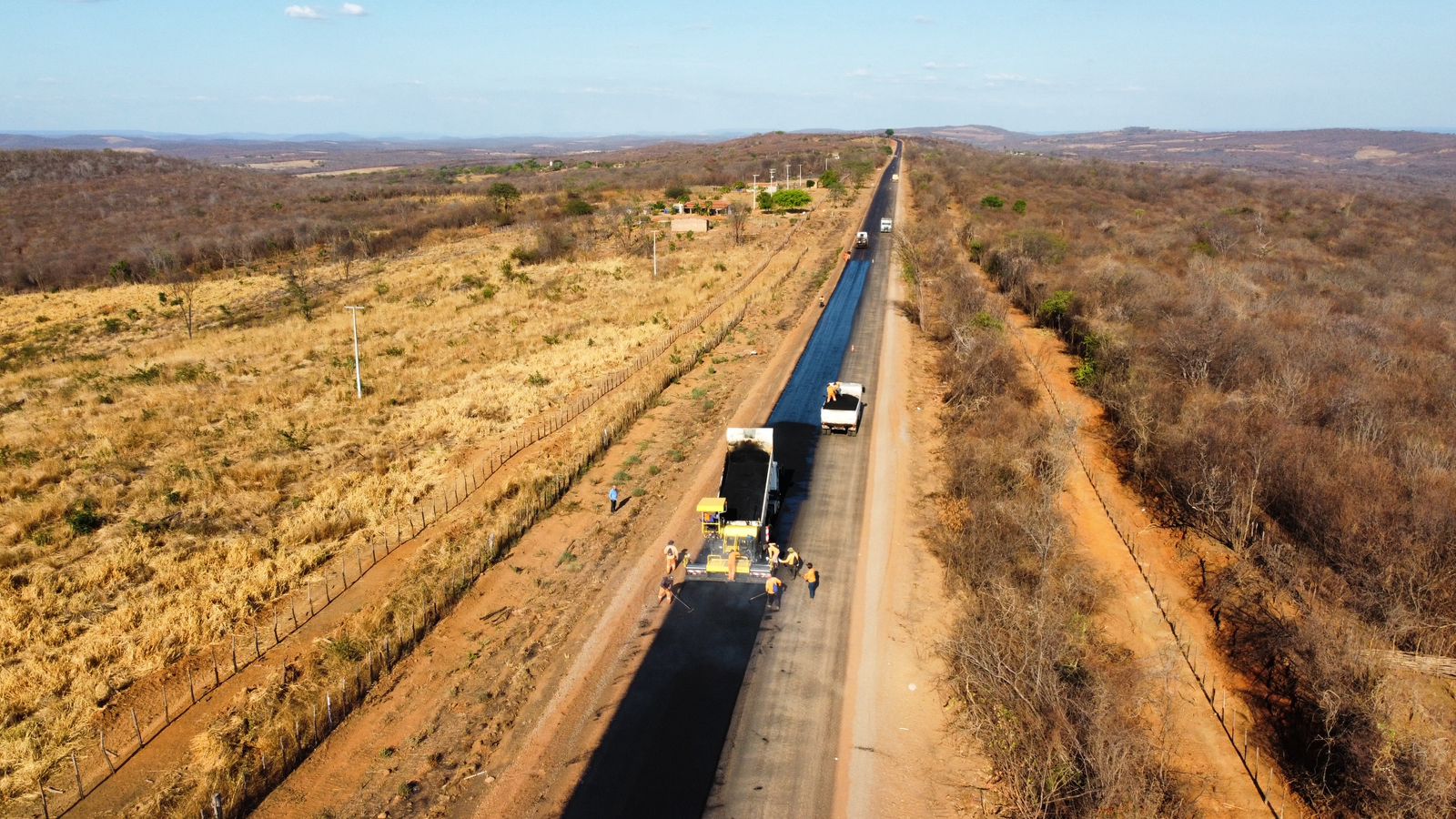 SOP realiza obras de restauração para melhorar trafegabilidade entre Cariri, Inhamuns e Centro-Sul