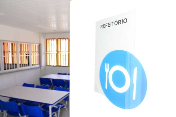 População de Ocara celebra entrega de novo Cras pelo Governo do Ceará