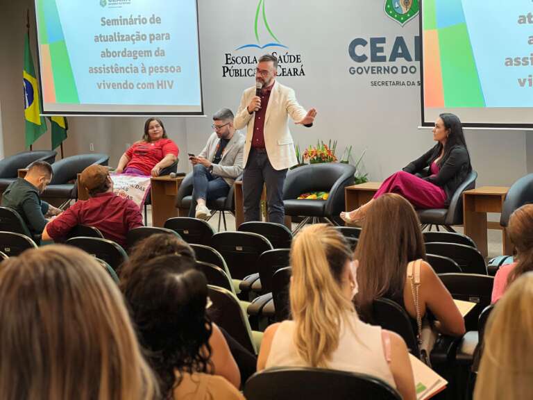 Seminário de atualização para abordagem da assistência à pessoa vivendo com HIV abre Dezembro Vermelho na Sesa