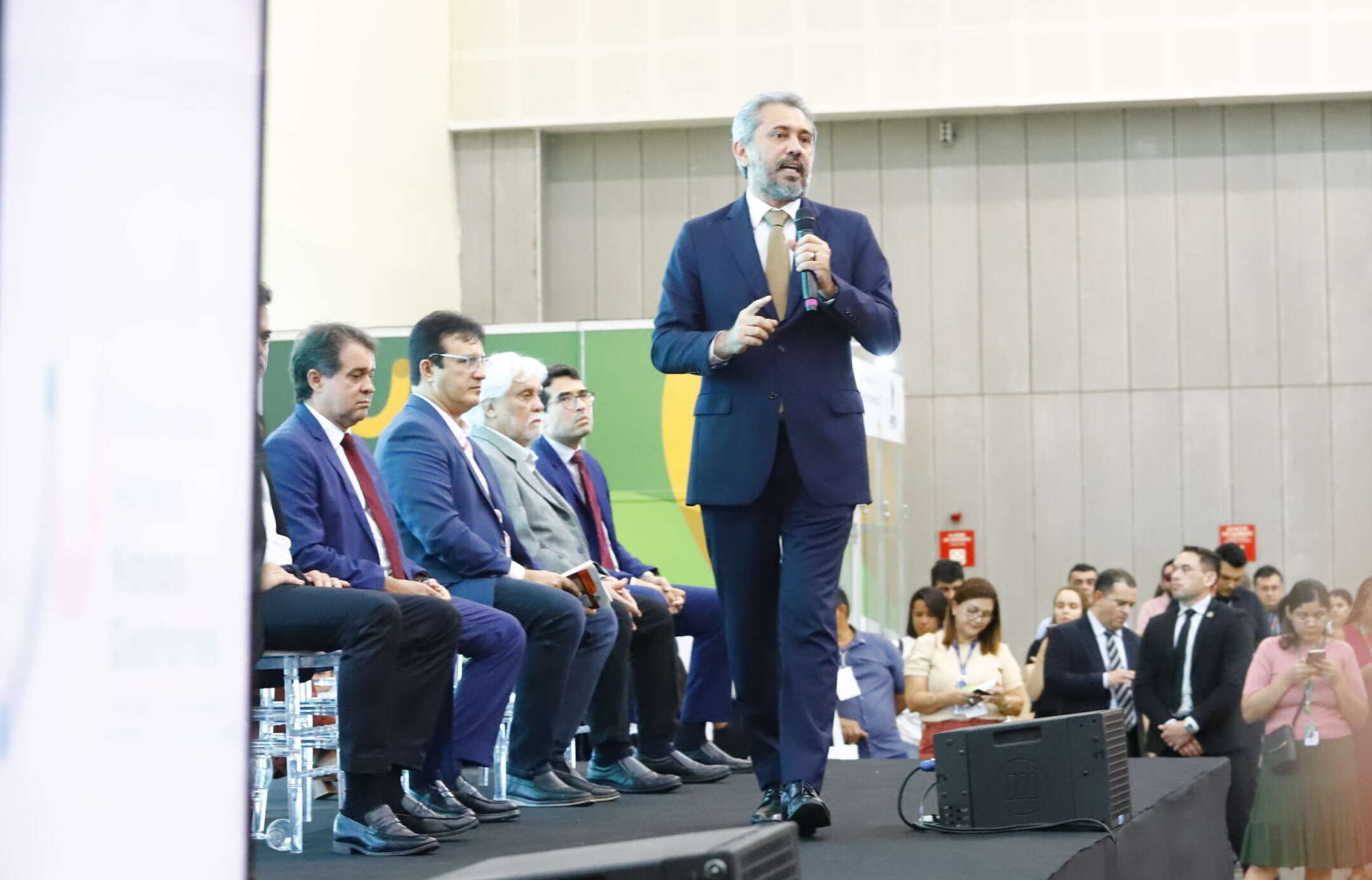 Governador Elmano defende regime de colaboração entre Estado e municípios para êxito das políticas públicas