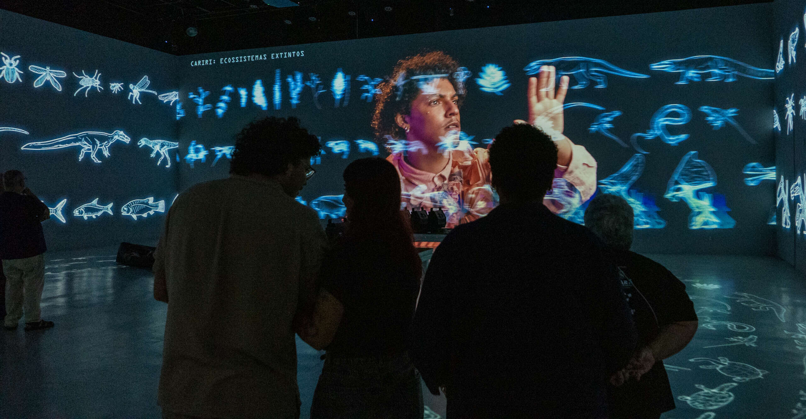 MIS-CE apresenta a obra imersiva “Fósseis do Cariri”, um passeio no tempo que recria fauna e flora do período cretáceo na Chapada do Araripe