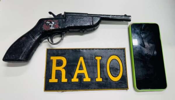 PMCE apreende adolescente com arma artesanal em Camocim