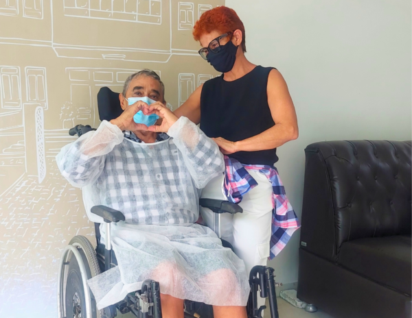 “Sensação divina”: com transplante de pulmão, paciente do Hospital de Messejana volta a respirar bem, recebe alta e celebra nova vida