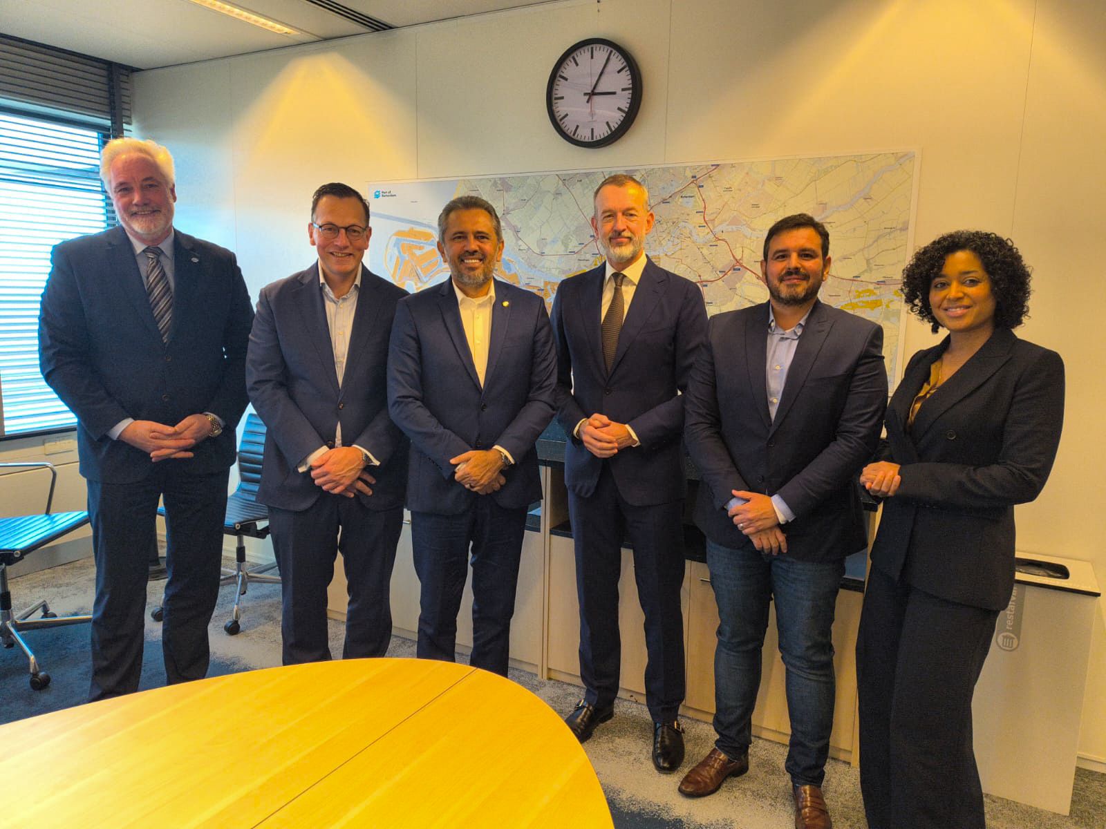 Governador Elmano fortalece parceria com o Porto de Roterdã, um dos mais importantes do mundo