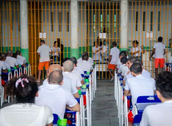 Mais de 5 mil pessoas privadas de liberdade do Ceará recebem aprovações no Encceja PPL 2024