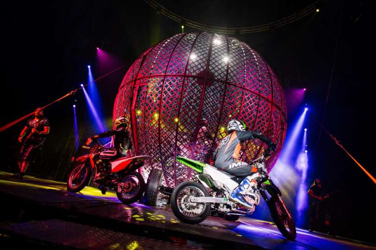 Hemoce recebe ação circense para incentivar doação de sangue