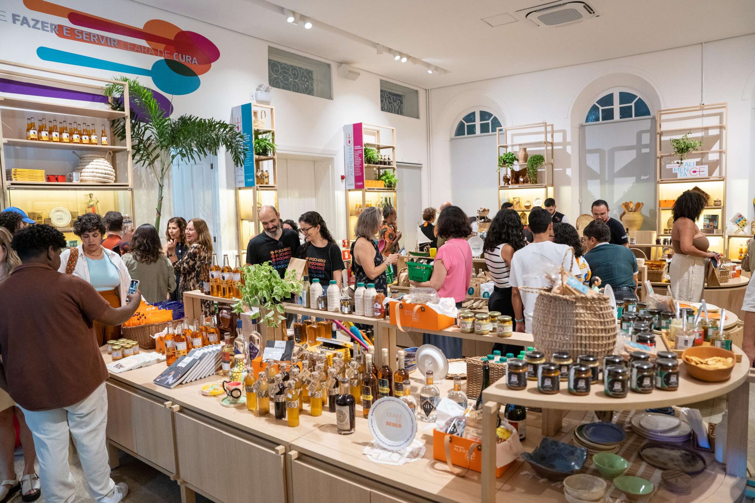 Mercado AlimentaCE inaugura loja colaborativa com produtos cearenses em Fortaleza