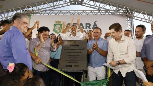 População de Iracema festeja pavimentação da CE-276 e chegada de nova Areninha