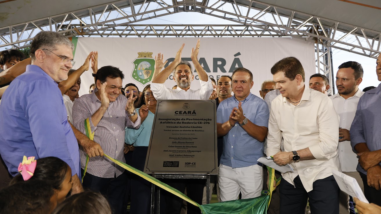 População de Iracema festeja pavimentação da CE-276 e chegada de nova Areninha