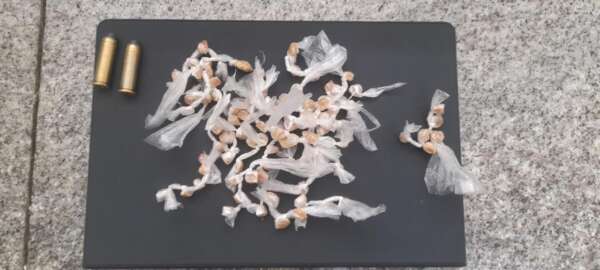 Trio suspeito de ameaça é preso com 91 pedras de crack em Quixadá