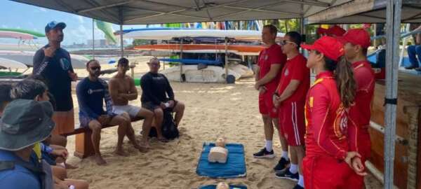 Projeto “Surf Salva Vidas” recebe visita do Centro de Treinamento e Desenvolvimento Humano do CBMCE