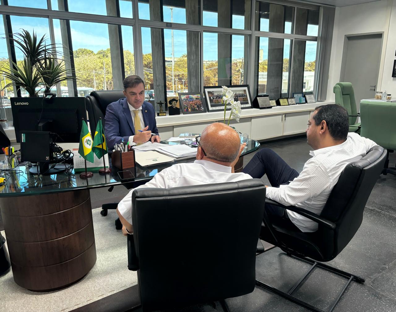 SRH Assina Ordem de Serviço para Supervisão das Obras do Cinturão das Águas do Ceará