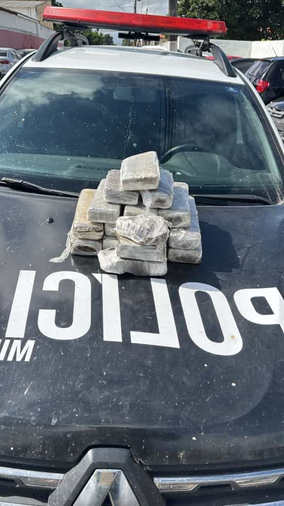 PMCE apreende 8,75 kg de maconha em Caucaia