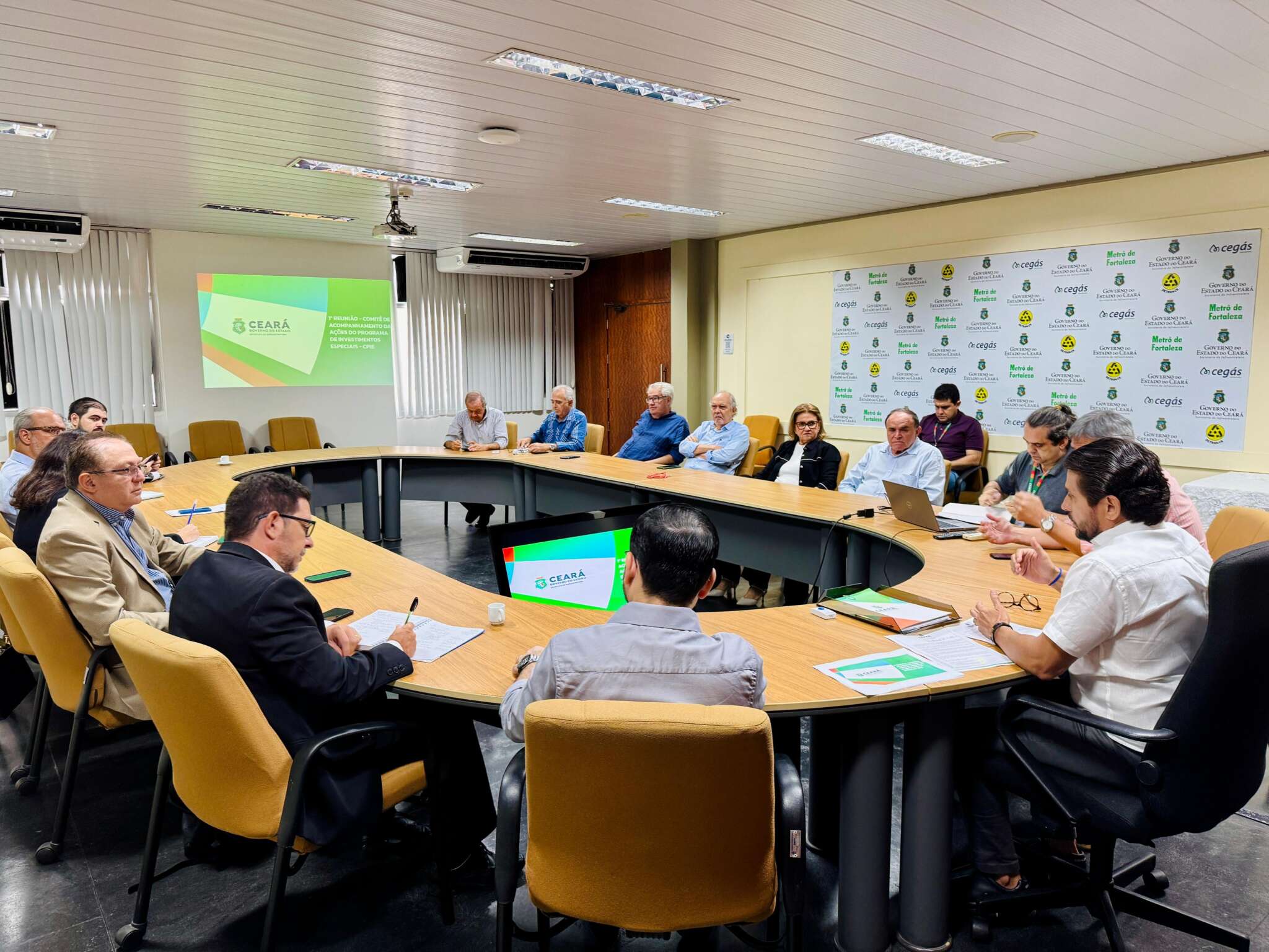 Seinfra cria comitê para acompanhamento de obras de energia no Ceará