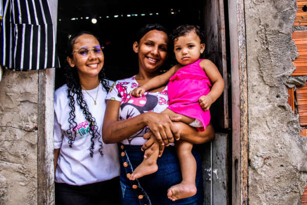 Com mais de 11 milhões de visitas domiciliares, Criança Feliz acompanha o desenvolvimento infantil no Estado