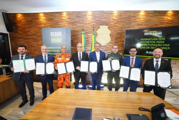Forças de Segurança do Ceará ganham reestruturação com a assinatura de decretos por parte do governador Elmano de Freitas