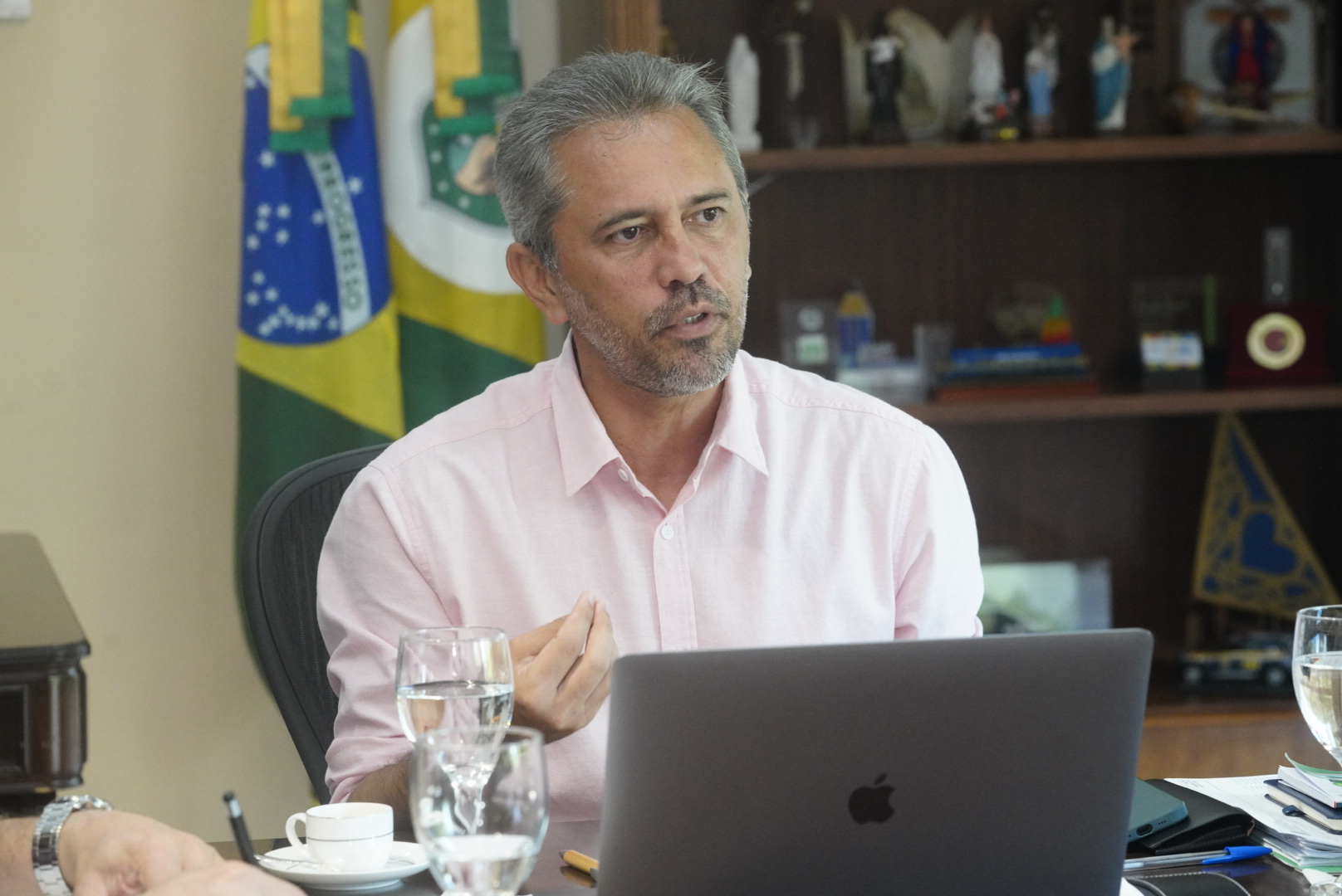 Governo do Ceará anuncia medidas para combater a violência de grupos criminosos contra provedores de Internet no Ceará