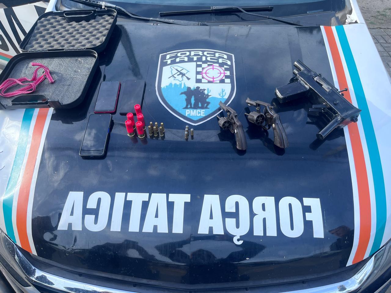 PMCE prende dupla suspeita com três armas de fogo e recupera motocicletas em Horizonte