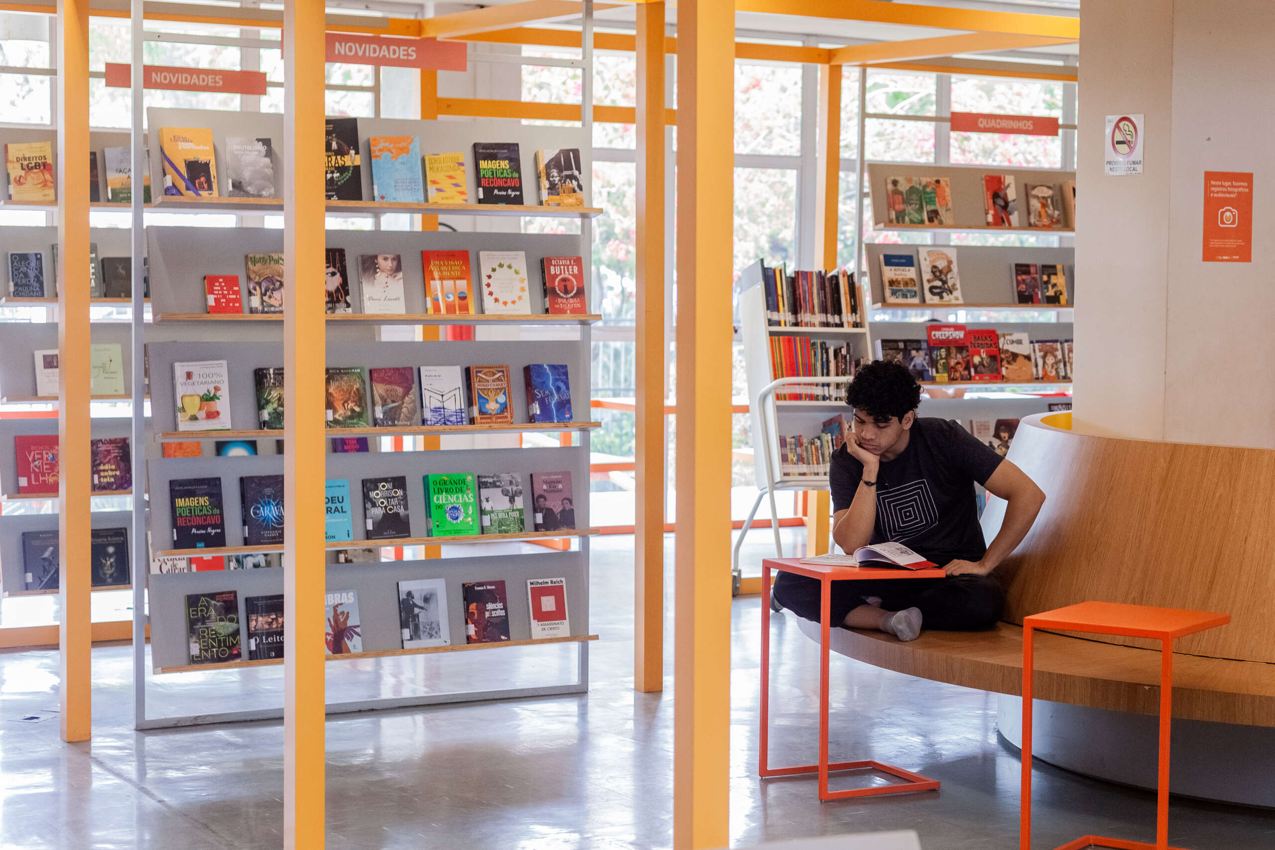 Bece faz 158 anos e realiza seminário sobre bibliotecas e leitores em formação