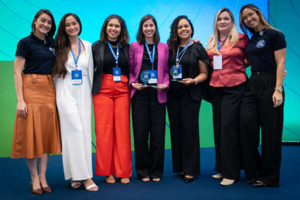 Egressas de especialização realizada pela ESP/CE e pelo Ministério da Saúde são premiadas em evento científico internacional