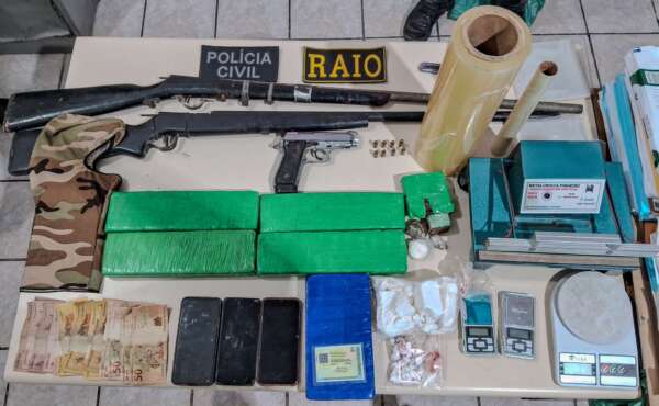 Operação conjunta resulta em prisão e na apreensão de armas e drogas em Cascavel
