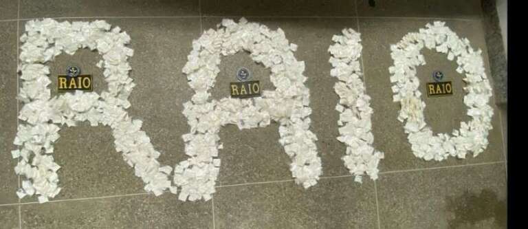PMCE apreende 2.650 papelotes de cocaína durante ação em Araripe