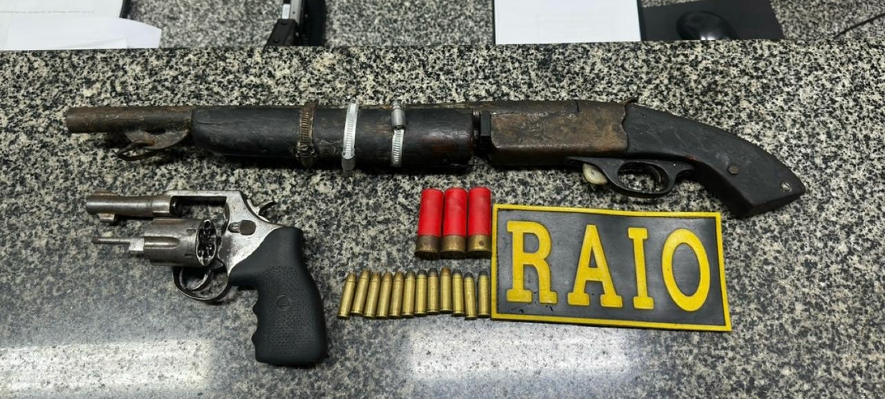 PMCE captura homem, apreende armas e munições em Maracanaú