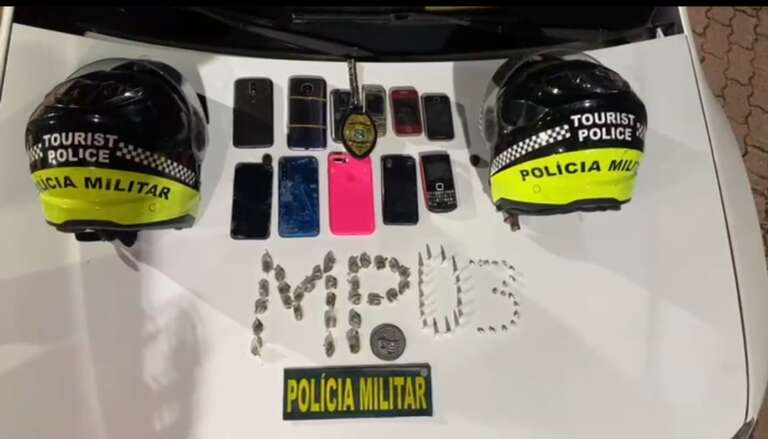 PMCE prende homem em posse de drogas e 11 celulares no Mucuripe