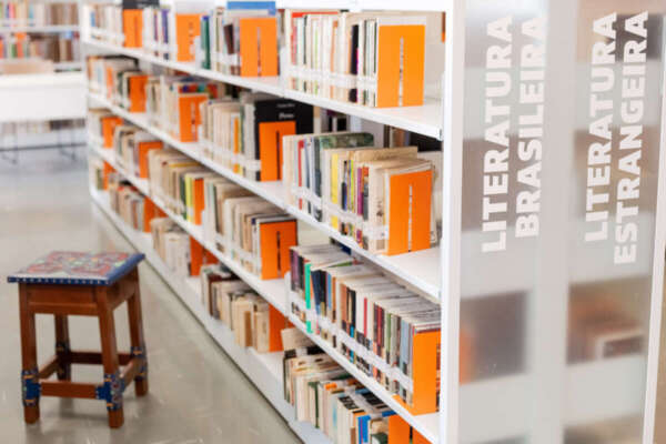 Relatos Biográficos: Bece homenageia a bibliotecária Cláudia Freitas na próxima sexta-feira, 14 de março