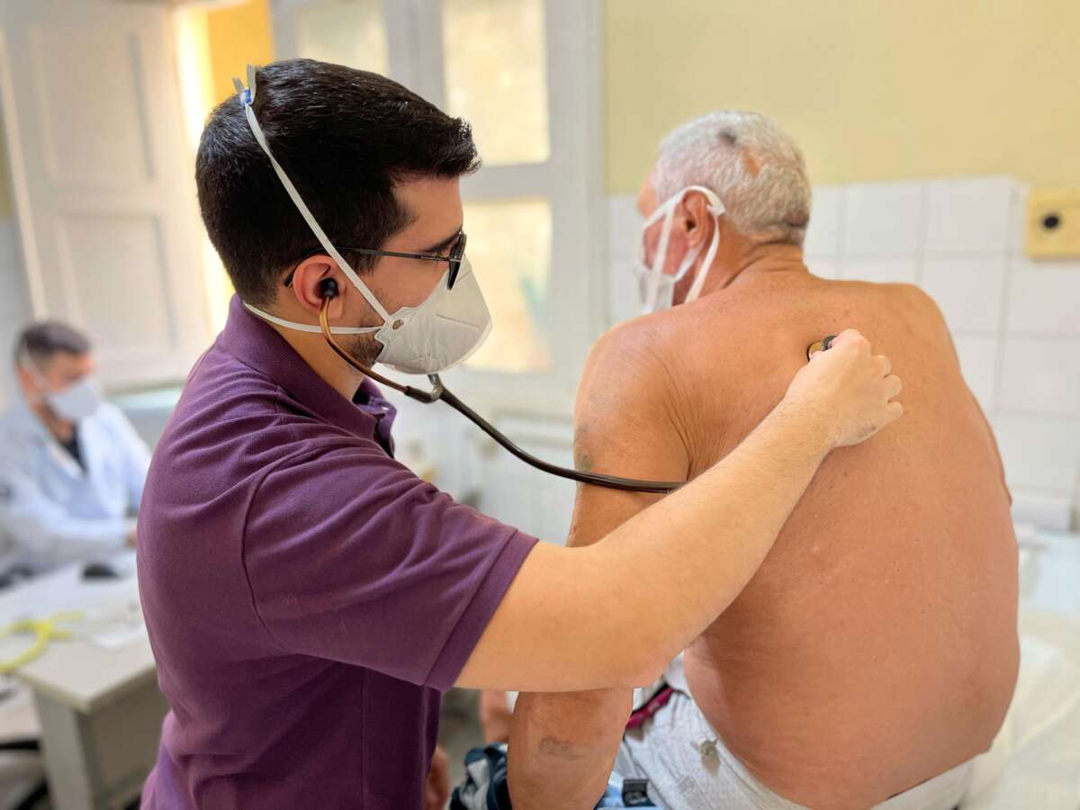 Com equipe multidisciplinar, Hospital São José acolhe e acompanha pacientes com tuberculose de alta complexidade