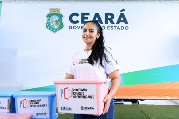 Mais de 800 pessoas recebem certificados de qualificação profissional nesta sexta-feira