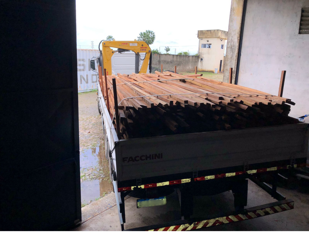 Semace realiza maior doação de madeira apreendida para ressocialização e melhorias em presídios no Ceará