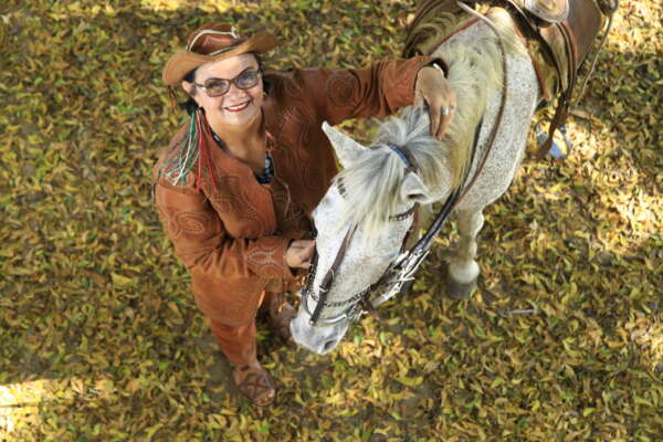 Sessão com roteiristas, espetáculos circenses e roda de conversa com vaqueira na programação do Dragão do Mar