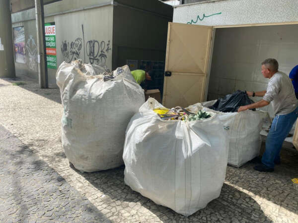 Metrofor recolhe mais de 2 toneladas de materiais recicláveis