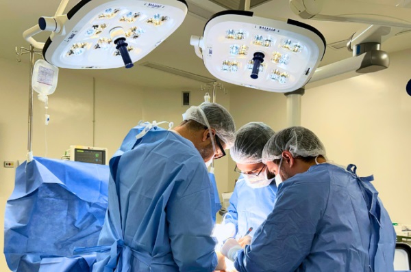 Hospital Universitário do Ceará realiza 75 procedimentos cirúrgicos em uma semana de funcionamento