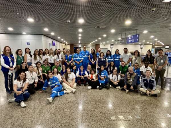 Grupo de 80 brasileiros repatriados dos Estados Unidos foi recepcionado em Fortaleza nesta sexta-feira (25)