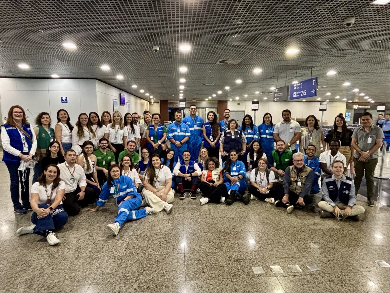 Grupo de 80 brasileiros repatriados dos Estados Unidos foi recepcionado em Fortaleza nesta sexta-feira (25)