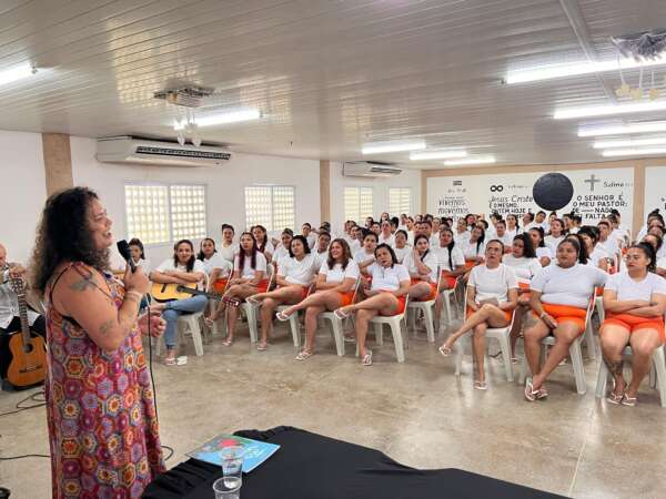XV Bienal Internacional do Livro do Ceará realiza palestra para internas do sistema prisional