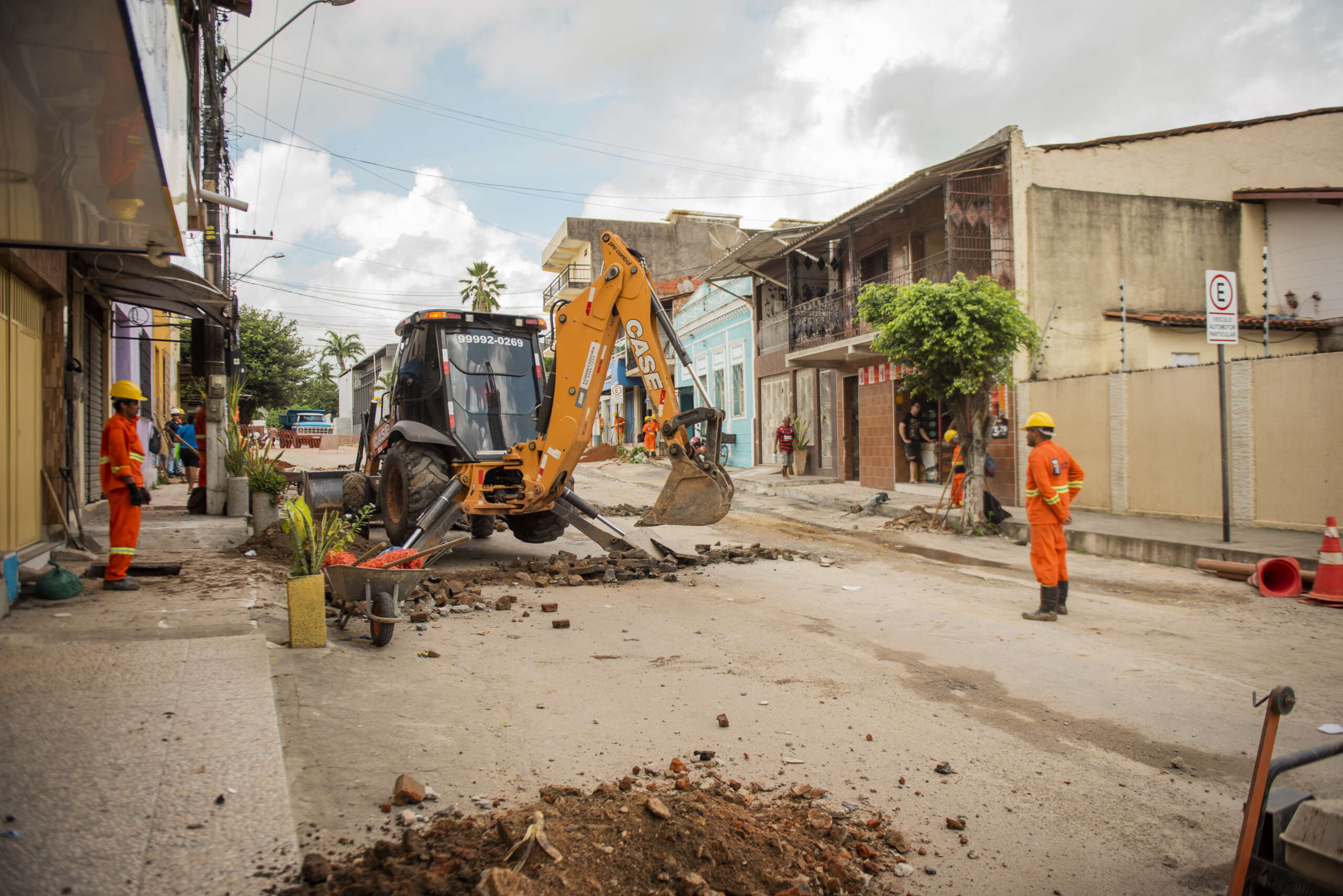 Redenção: população deve aguardar conclusão de obra para interligar imóveis ao sistema de esgoto da Cagece