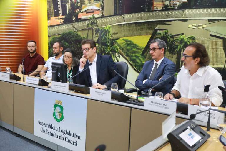 Funceme participa de audiência na Alece sobre mitigação do avanço da desertificação na Caatinga