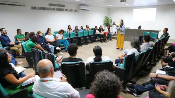 Seduc sedia curso de mediação de conflitos com a participação de profissionais da educação